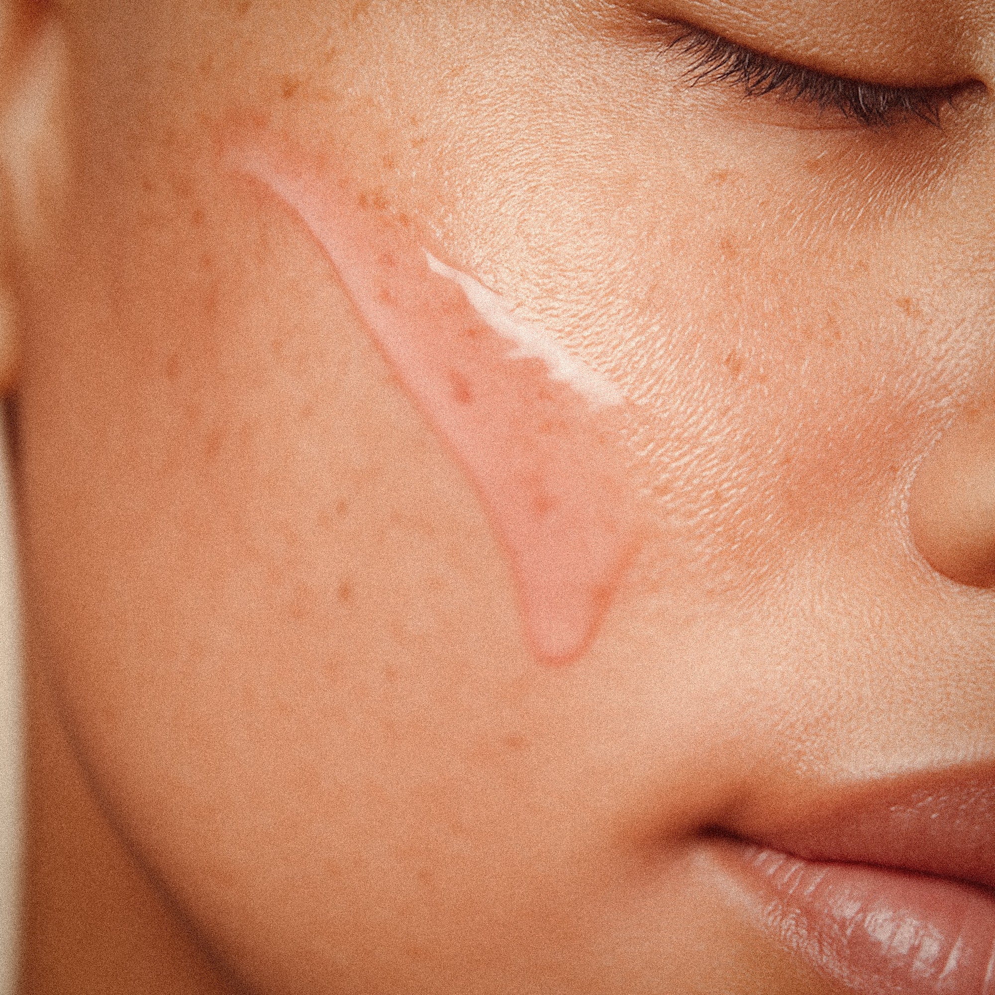 Soothing radiance-boosting micellar water